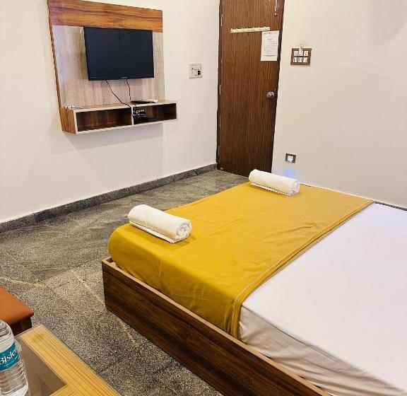 豪华房间, Embassy Grand Boarding And Lodging