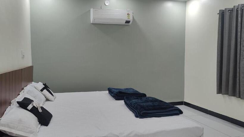 Standardrum, Tara Guest House