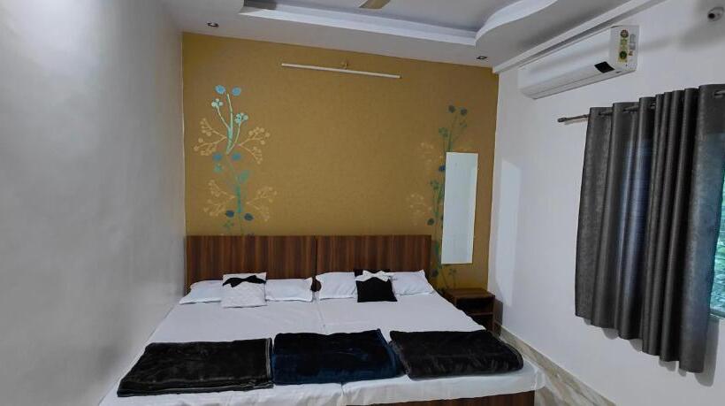 Standardrum, Tara Guest House