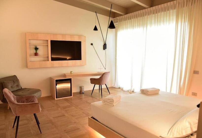 Deluxe Suite Sea View, Uefio   Luxury Suites