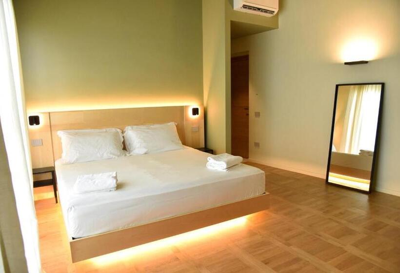سوییت جونیور با چشم‌انداز دریا, Uefio   Luxury Suites