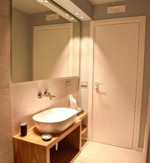 سوییت با چشم‌انداز دریا, Uefio   Luxury Suites