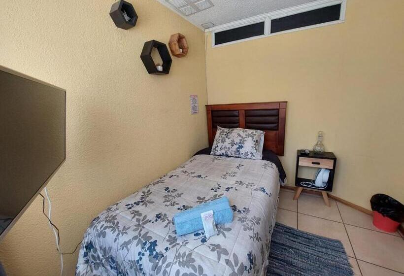 Номер Economy Индивидуальный, Hostal Salt And Pepper