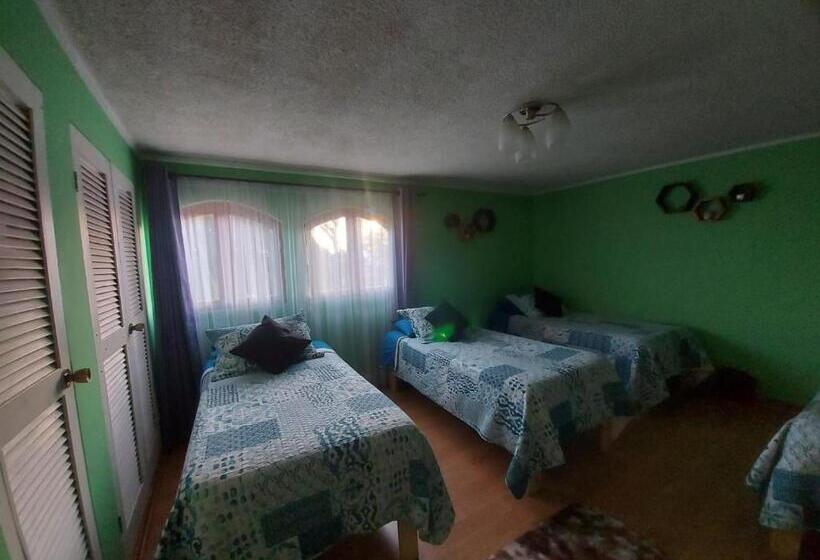 Четырехместный номер эконом класса с общей ванной комнатой, Hostal Salt And Pepper