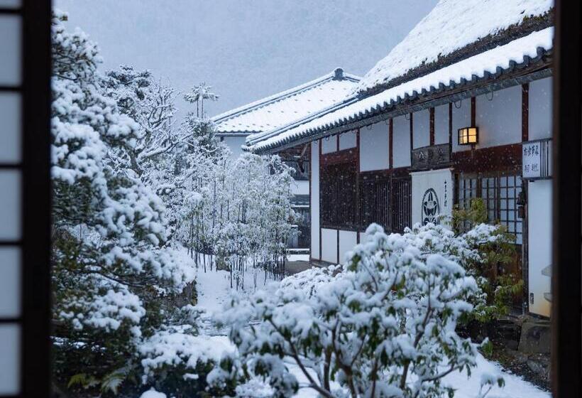 Семейный Номер, 料理旅館 山里料理 いそべ