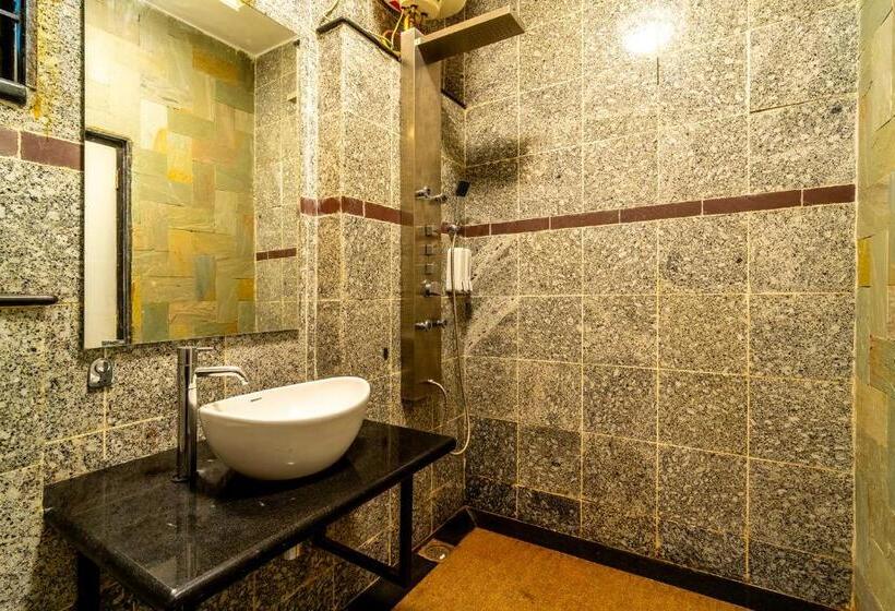 Номер Стандарт Трехместный, Fabhotel Prime The Venue By Seasons Suites