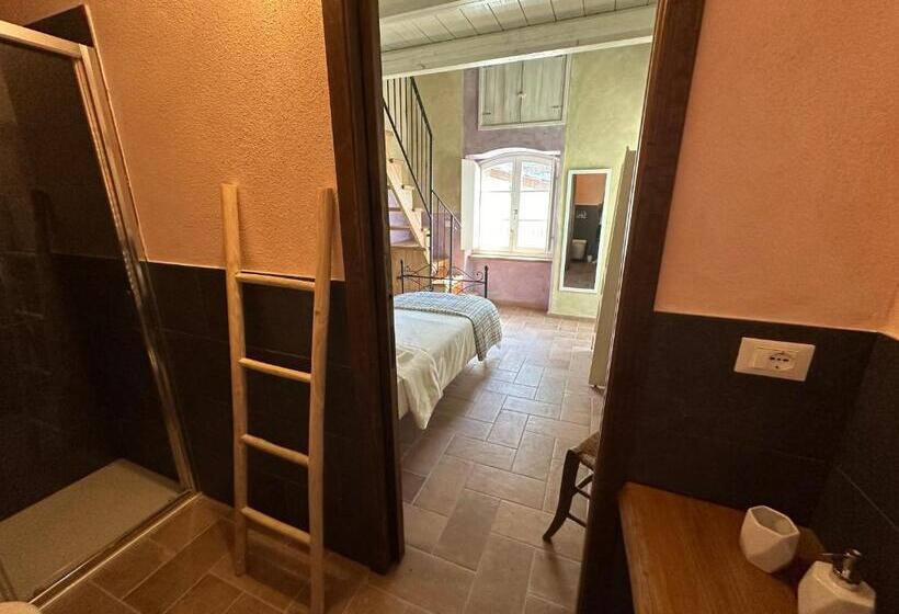 带阳台的三人标准间, Nel Caruggio   B&b