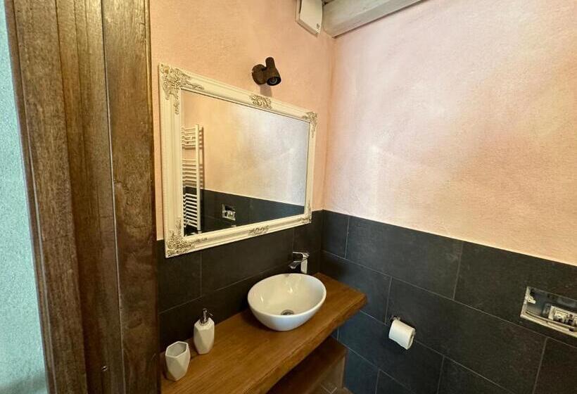 带阳台的三人标准间, Nel Caruggio   B&b