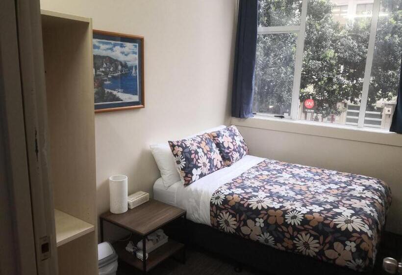 Standard Szoba, Oceanic Hostel
