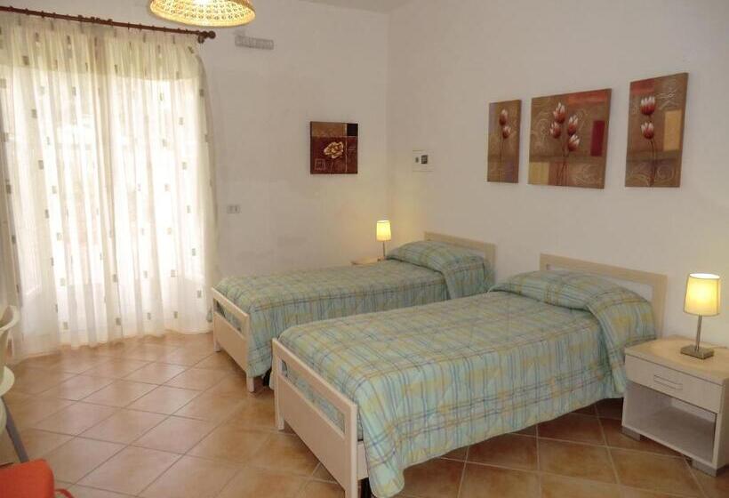 اتاق لوکس با چشم‌انداز باغ, B&b Oasi