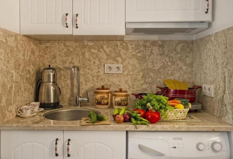 Quarto Triplo Deluxe, İncekara