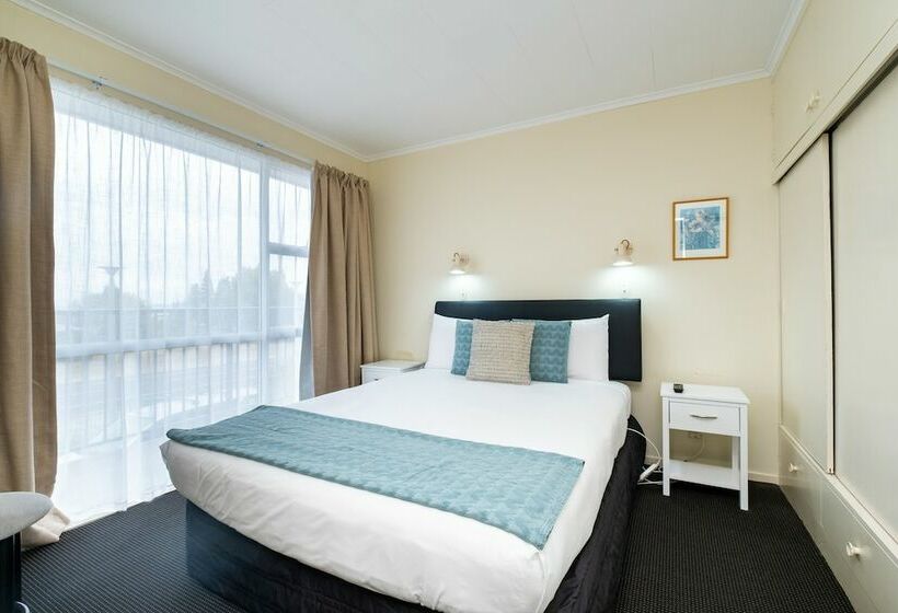 Апартаменты 1 Спальня, Chevron Motel