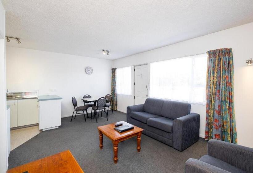 Номер Стандарт, Chevron Motel