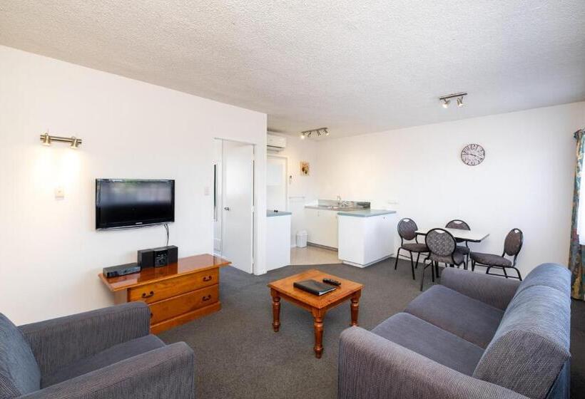 Номер Стандарт, Chevron Motel