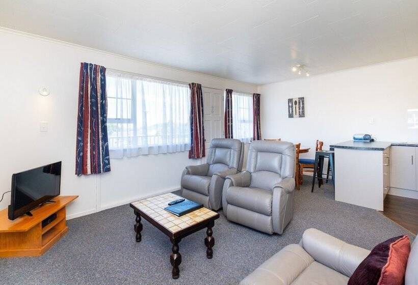 Апартаменты 1 Спальня, Chevron Motel