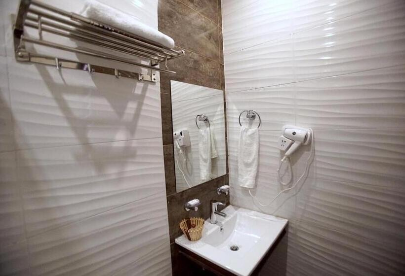 Suite, Ucla Center