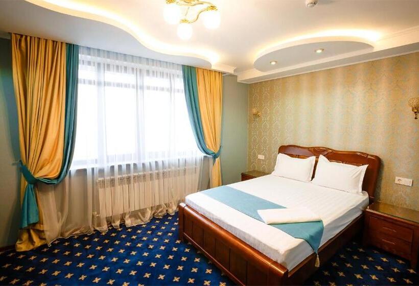 سوییت جونیور, Salut Hotel Almaty