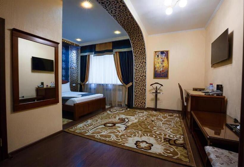 سوییت, Salut Hotel Almaty
