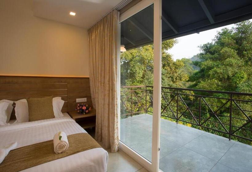 디럭스 스위트, Amrezy Resort And Spa By Stride, Wayanad