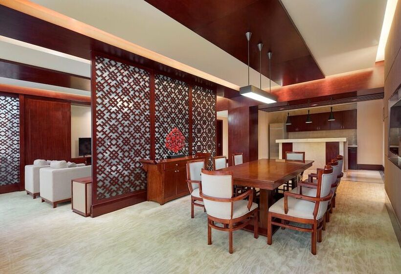Люкс, Four Points By Sheraton Danzhou