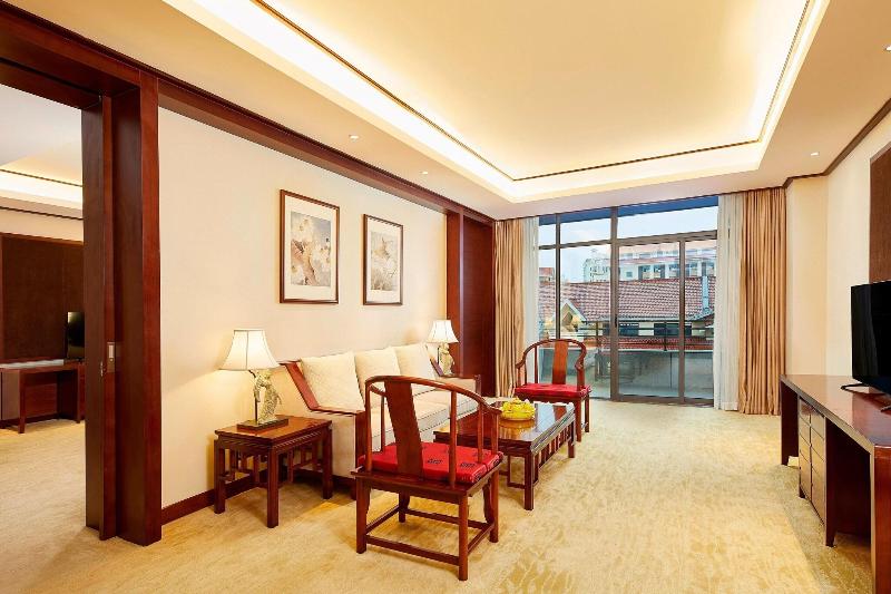 Люкс Повышенной Комфортности, Four Points By Sheraton Danzhou