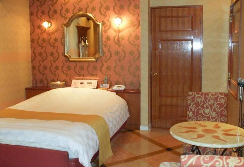 Quarto Economy, Large   Adults Only