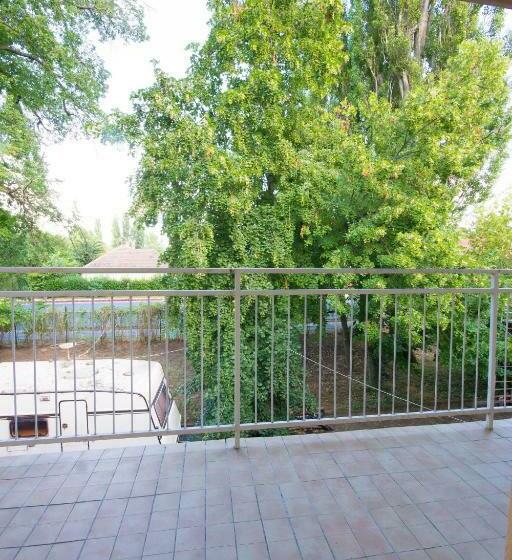 Четырехместный Номер Стандарт с Балконом, Bendegúz Villa