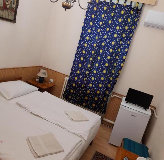 Номер Стандарт, Bendegúz Villa