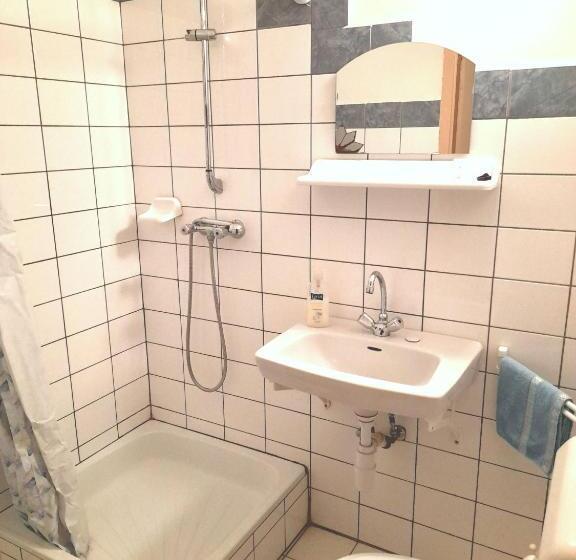 Номер Economy, Bendegúz Villa