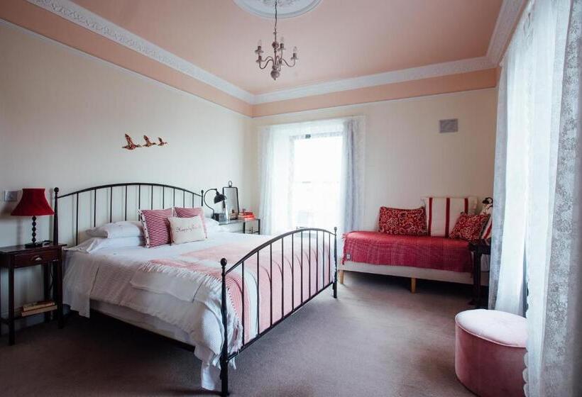 Номер Deluxe, Tom Blake House