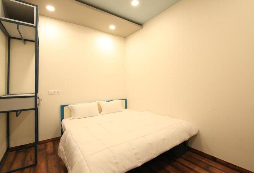 标准间带阳台, Blue Beds Hostel