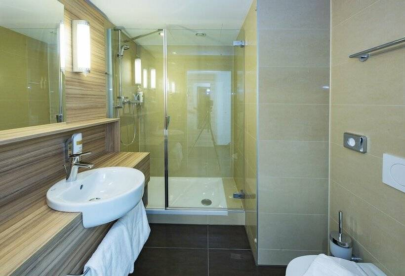 Номер Стандарт, Leonardo Boutique Hotel Linz City Center