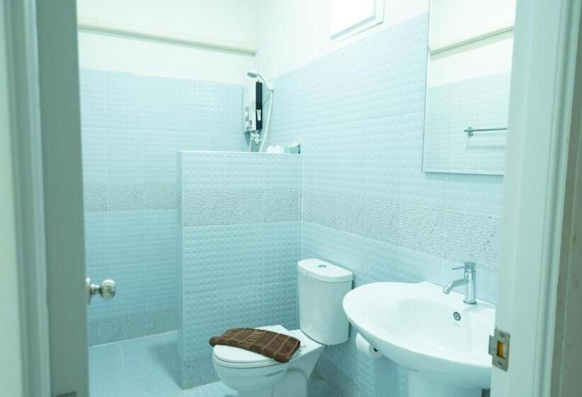 اتاق استاندارد سه تخته با بالکن, Lamphurai Riverside Resort And Spa