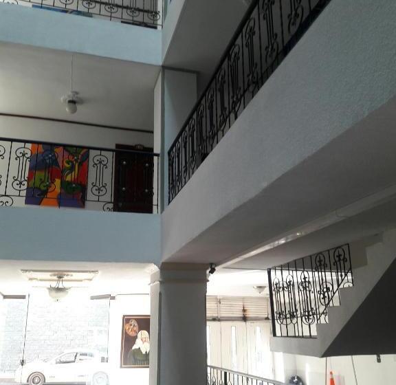 Standard Kolmen Hengen Huone, Davinci Calarca