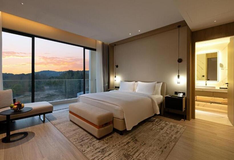 Люкс, Laya Resort Phuket Island