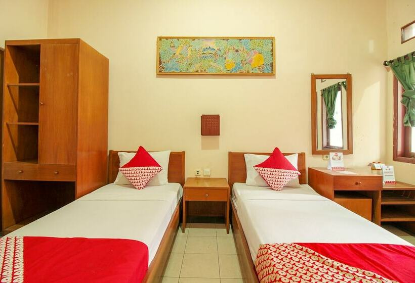 Номер Стандарт, Reddoorz Plus At Hotel Sofia Pangandaran