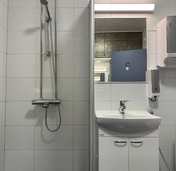 Трехместный Номер Стандарт Совместная Ванная, The Rooms Airport   20rooms