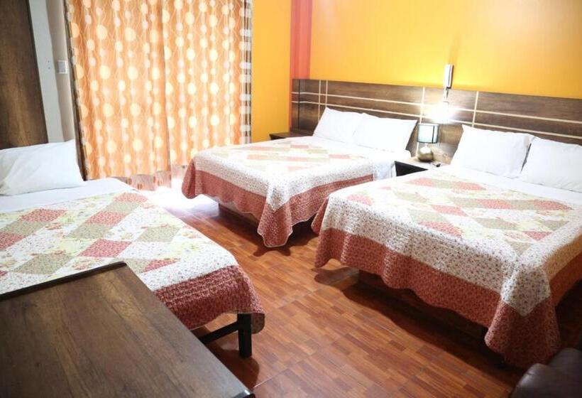 Habitación Triple Estándar, Balcones Plaza
