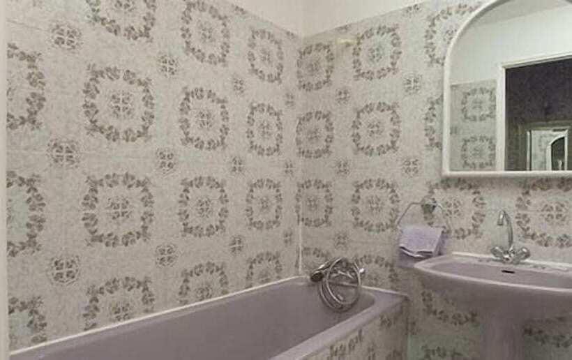 Номер Стандарт, Hôtel Le Prieuré