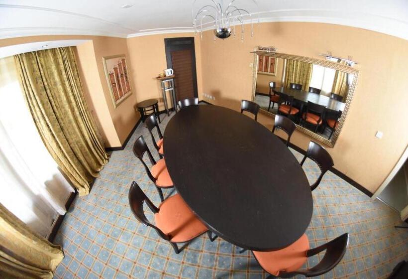 سوئیت پرزیدنت, Nicon Luxury Hotel Garki Abuja