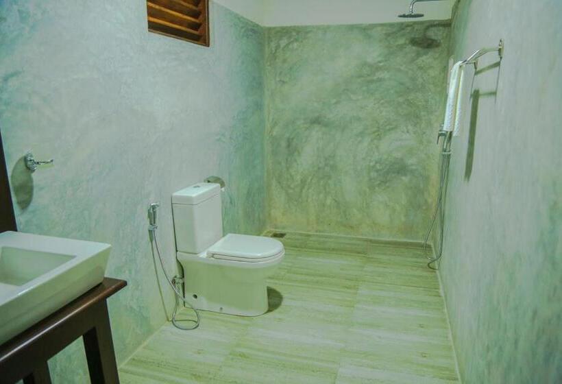 חדר משפחתי, Jungle Villa