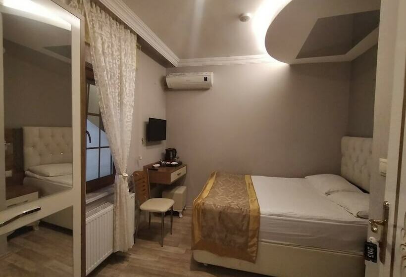 اتاق اکونومی, Sehri̇ Zade Yalisi