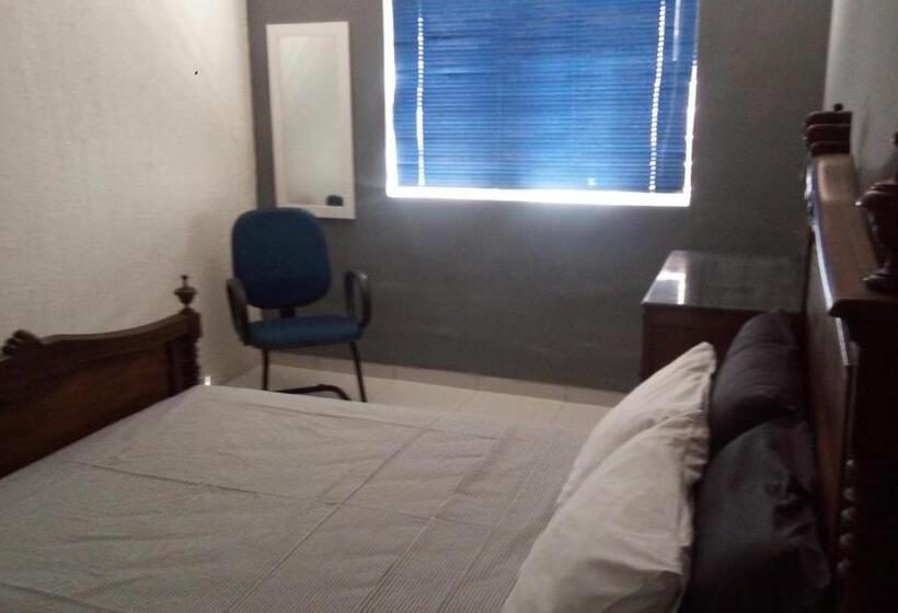 غرفة سوبيريور ثلاثية مطلّة علي البحر, Mangue Oranje Hostel