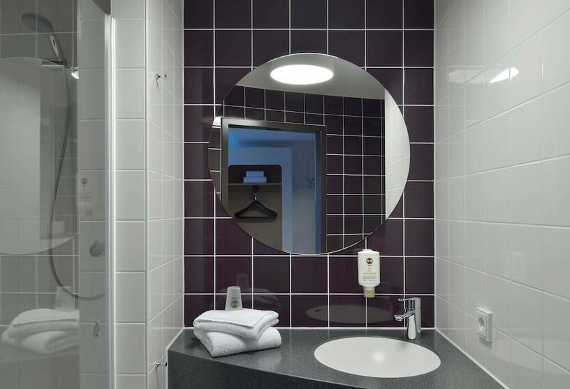 Номер Стандарт, B&b Hotel Lüneburg
