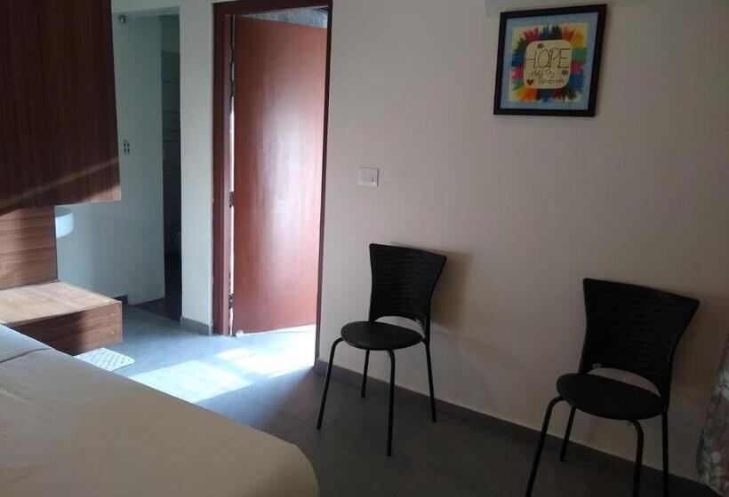 Quarto Deluxe com Sacada, Avea Accommodation