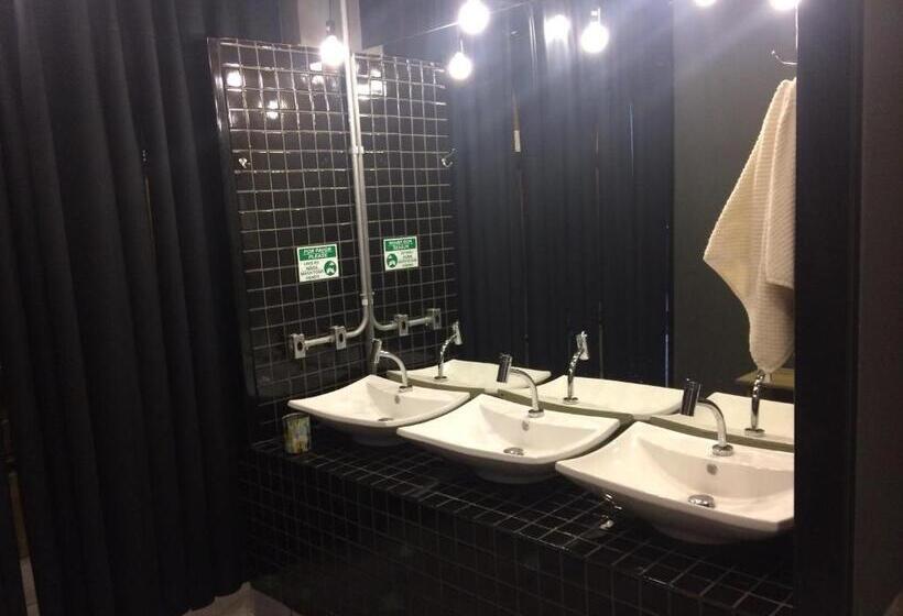 חדר סופריור יחיד, Eco Box Hostel