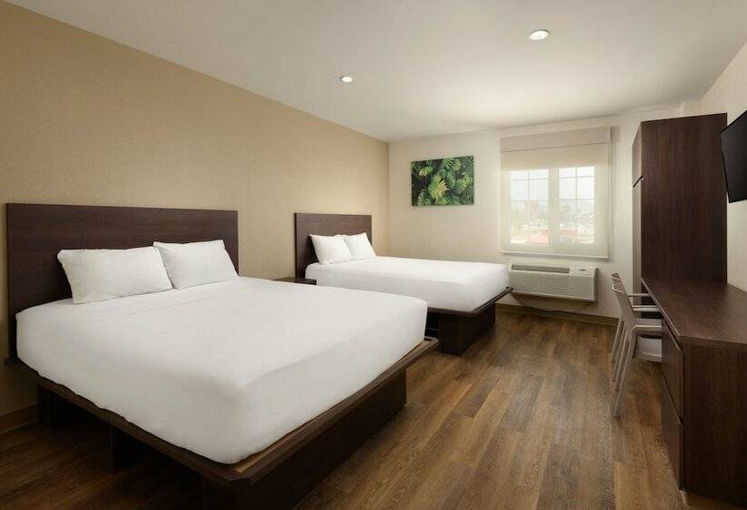 スイート, Extended Suites Tijuana Macroplaza