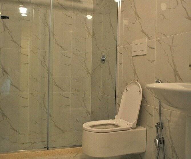 Трехместный Номер Deluxe, Frojd