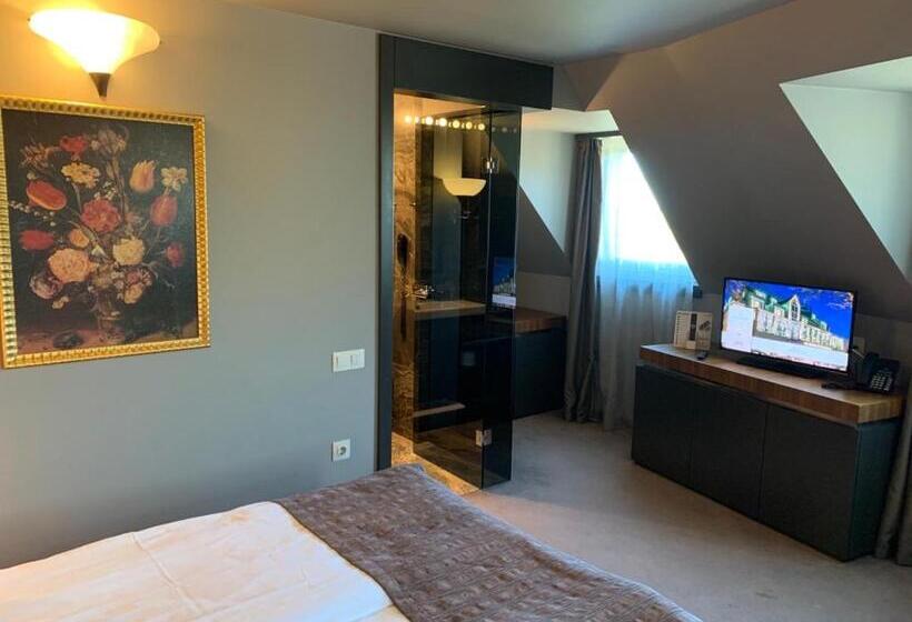 Номер Deluxe, All Seasons Residence Hotel   Free Parking