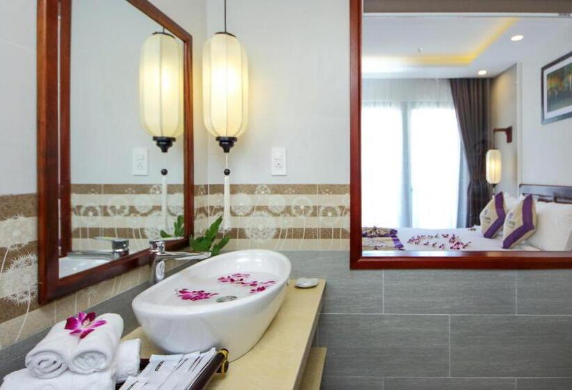 سوییت جونیور با چشم‌انداز شهر, Uptown Hoi An Hotel & Spa